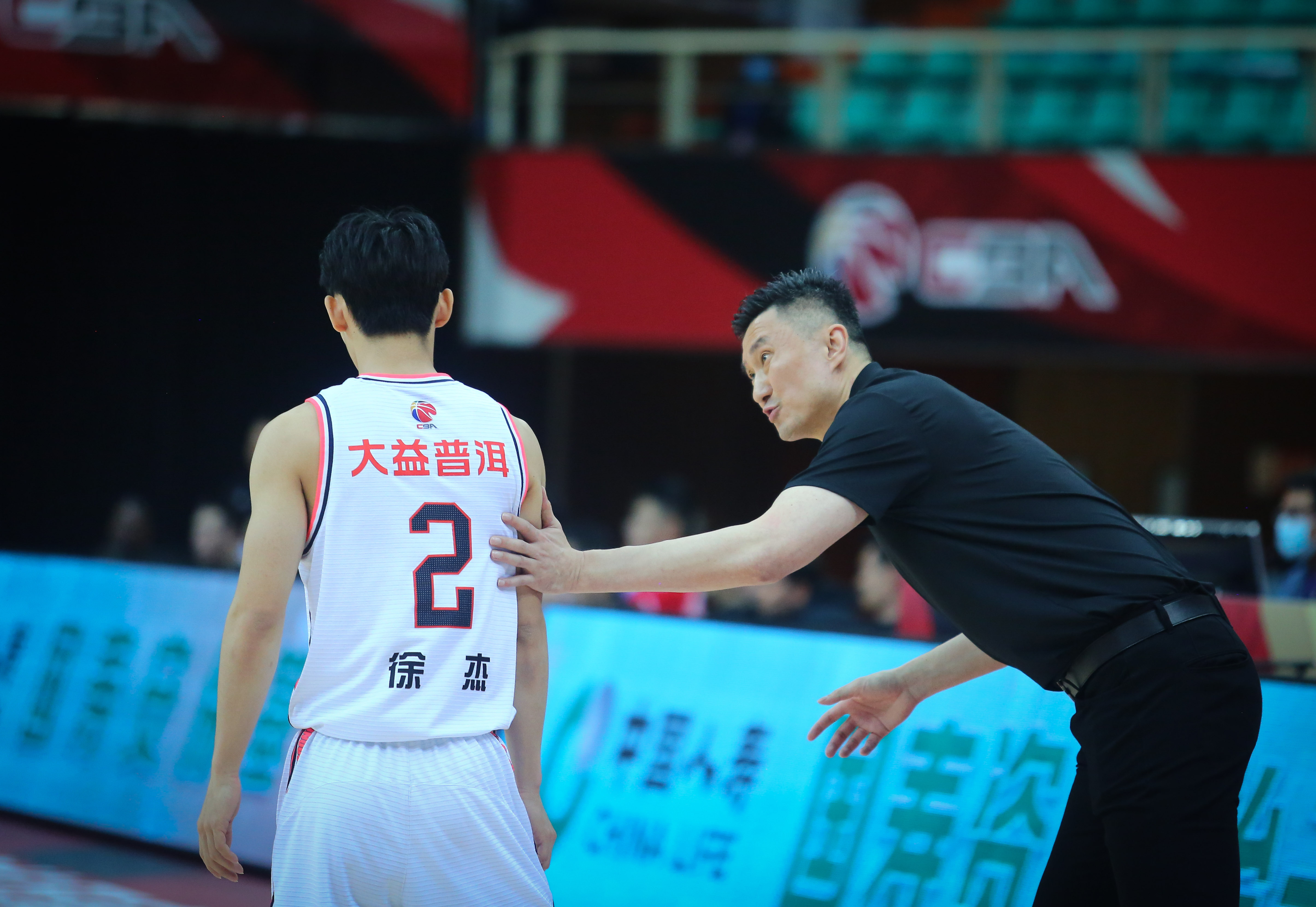 上海久事CBA击败天津先行者王哲林内线强攻的简单介绍